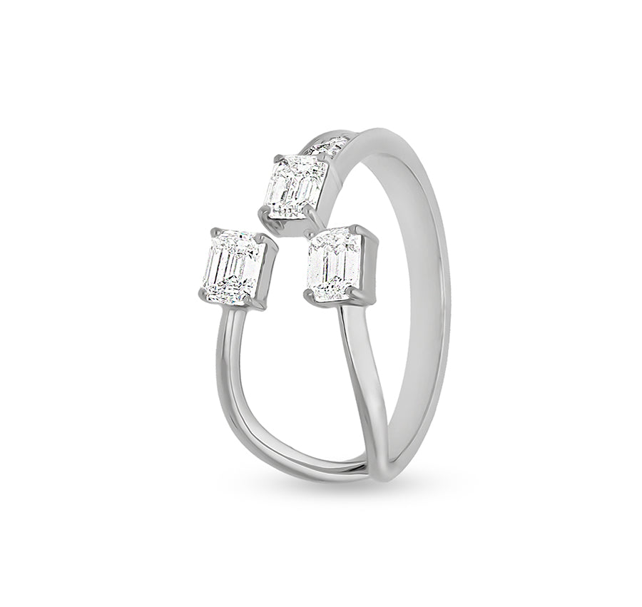 Scatter Pathway Three Emerald Shape With Round Natural Diamond White Gold Casual Ring