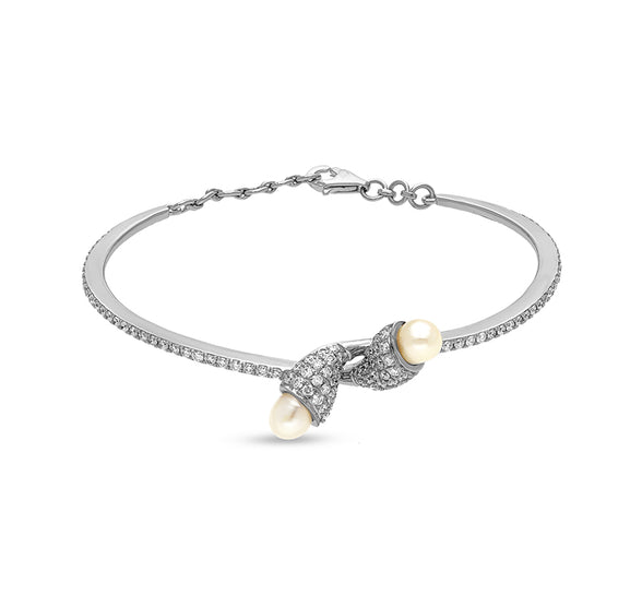 Round Natural Diamond With White Pearl Lobster Clasp Bracelet