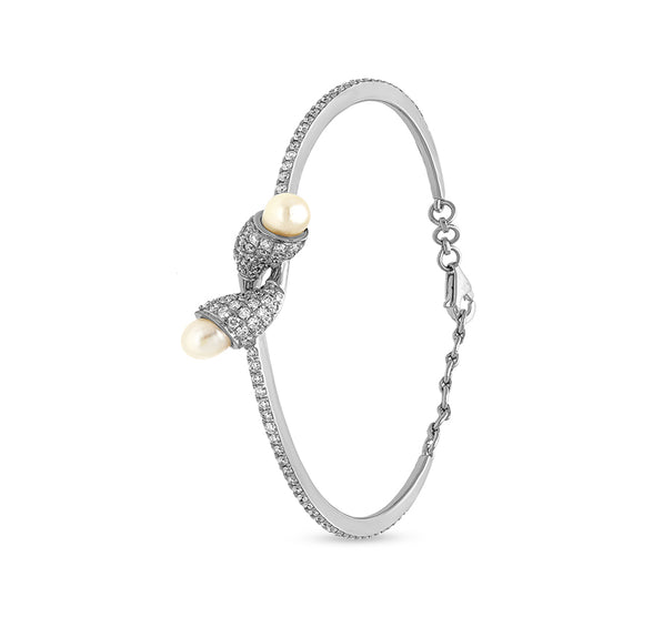 Round Natural Diamond With White Pearl Lobster Clasp Bracelet