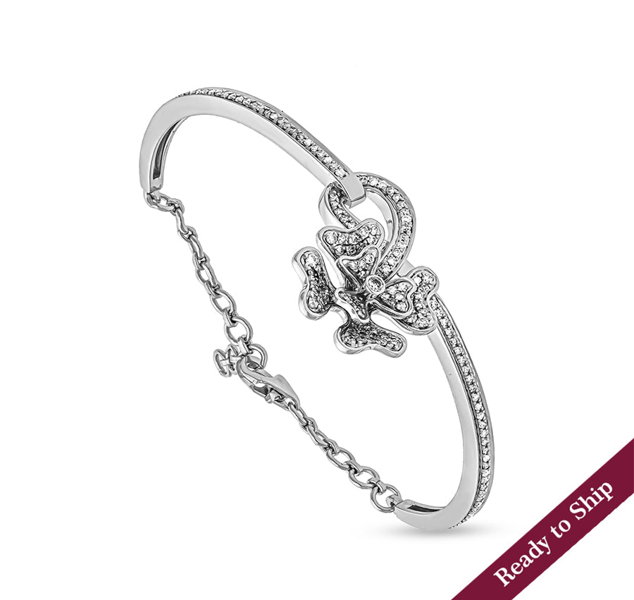 Flower Shape Round Natural Diamond White Gold Lobster Clasp Bracelet