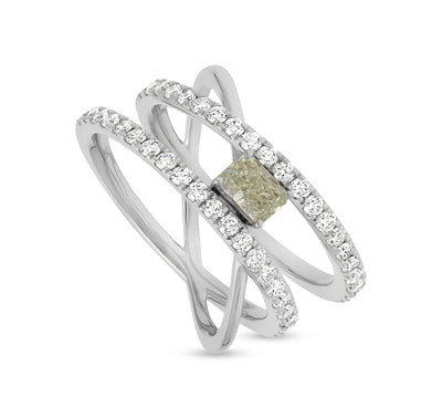 Crossover Spiral With Emerald and Round Cut Diamond White Gold Casual Ring