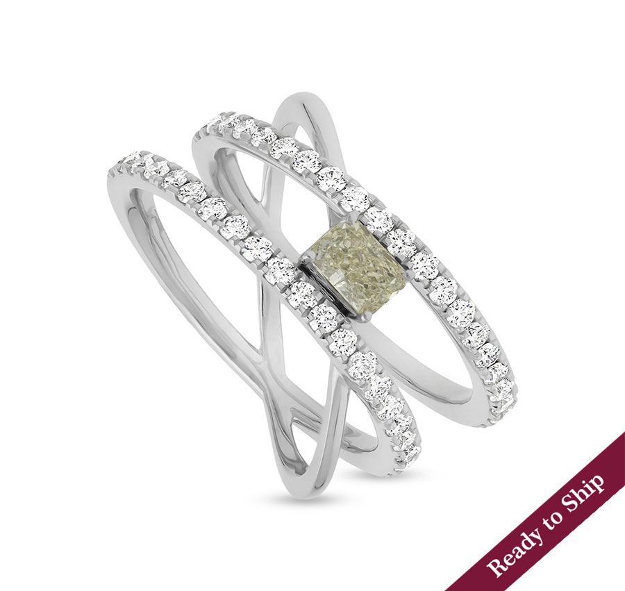 Crossover Spiral With Emerald and Round Cut Diamond White Gold Casual Ring