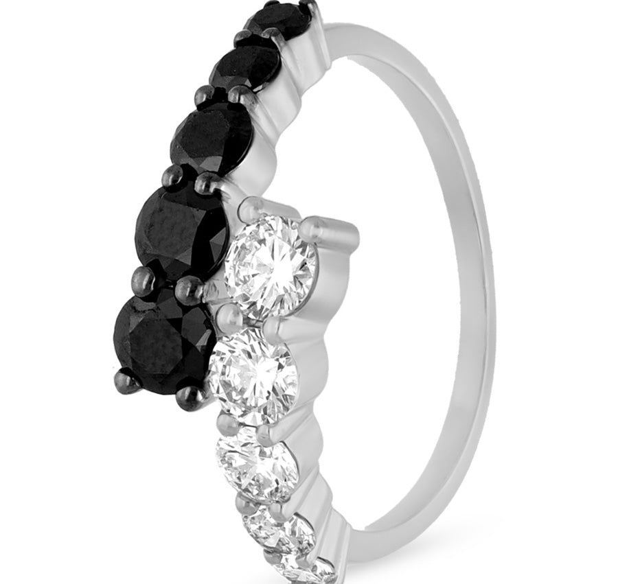 Dazzling White Gold Casual Ring with Round Black and White Diamonds