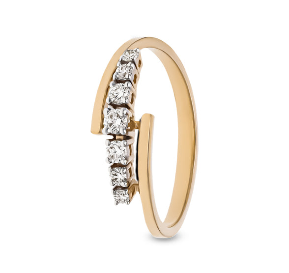 Minimal Round Diamond Yellow Gold Casual Ring